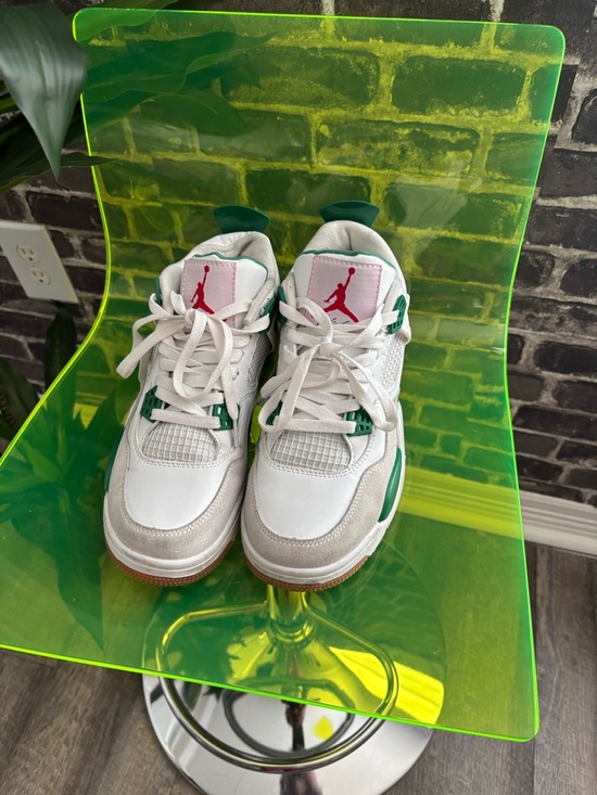 Jordan Shoes - Jordan White, Green & Red Retro Athletic Sneakers
